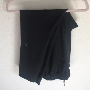 Lululemon On The Fly Pant, Woven, size 10